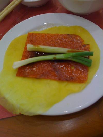 เป็ดปักกิ่งแสนอร่อย แป้งนุ่มเป็ดหนังกรอบๆ ที่ ร้านอาหาร สามย่านซีฟู้ด