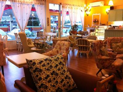 บรรยากาศร้านสไตล์ Vintage ที่ ร้านอาหาร Vintage 2009
