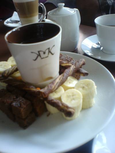 Pure Chocolate Fondue  ที่ ร้านอาหาร Kakao Chocolate Cafe'