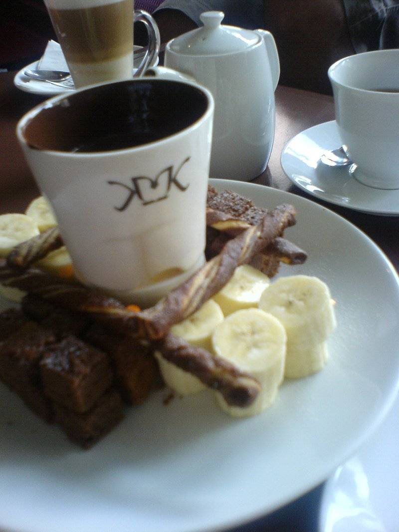 Pure Chocolate Fondue  ที่ ร้านอาหาร Kakao Chocolate Cafe'