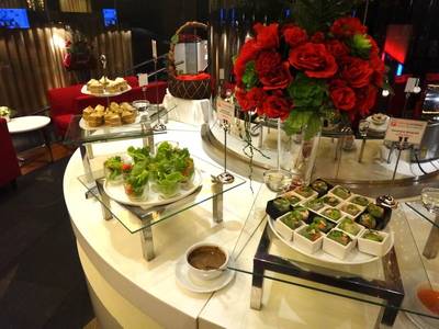 ร้านอาหาร First Class SF World Cinema