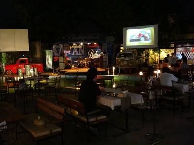ร้านอาหาร The Retro