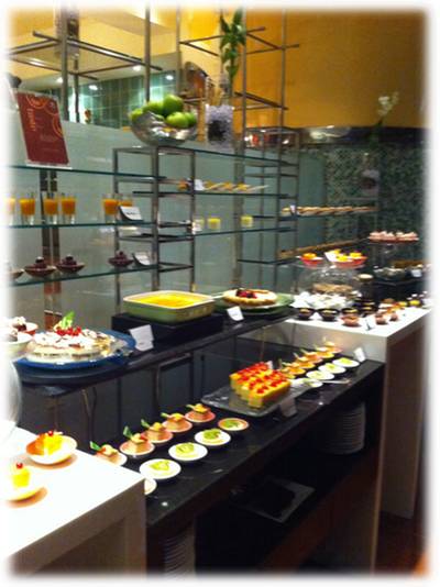 ของหวาน อร่อยมาก ที่ ร้านอาหาร etc.. on the river Royal Orchid Sheraton