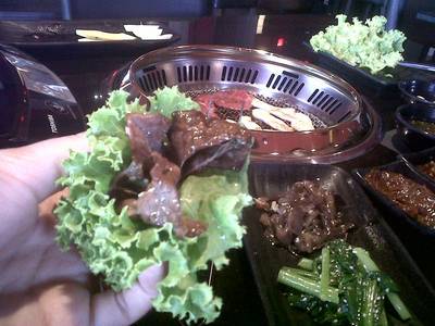กริลเนื้อนุ่มๆ ที่ ร้านอาหาร Nobu Shabu & Grill CDC