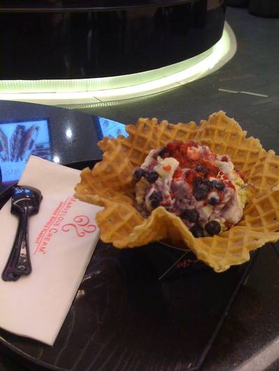 Mix Berry New York Cheesecake  ที่ ร้านอาหาร Marvelous Cream Siam Paragon