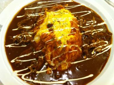 ข้าวห่อไข่ ซอสเดมิกรา ที่ ร้านอาหาร Coco Ichibanya Central World