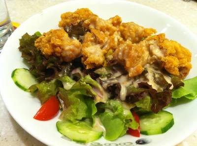 สลัดไก่ทอด ที่ ร้านอาหาร Coco Ichibanya Central World