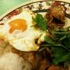 ข้าวหมูกระเทียมไข่ดาว ง่ายและอร่อย ;) ที่ ร้านอาหาร Tip-top