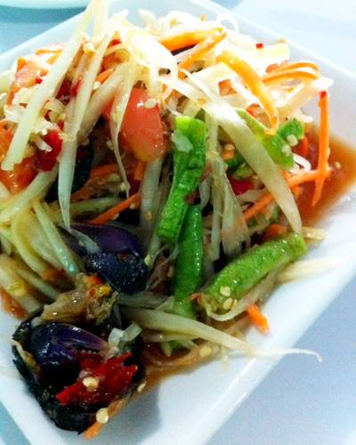ส้มตำปู ที่ ร้านอาหาร อีสานเฮ้าส์