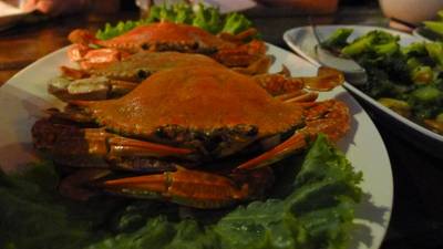ปูนึ่ง ที่ ร้านอาหาร ริมผา ลาภิน