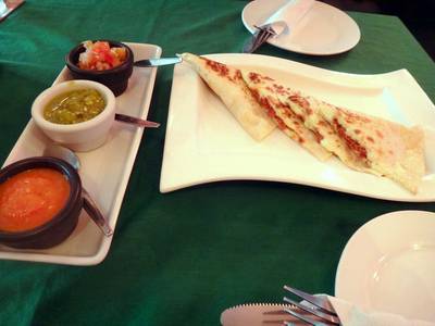 quesadillas with chorizo ที่ ร้านอาหาร Tacos & Salsa