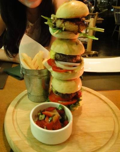 Mini Burger Tower ที่ ร้านอาหาร The Garret ​(Secret Bistro Bar)