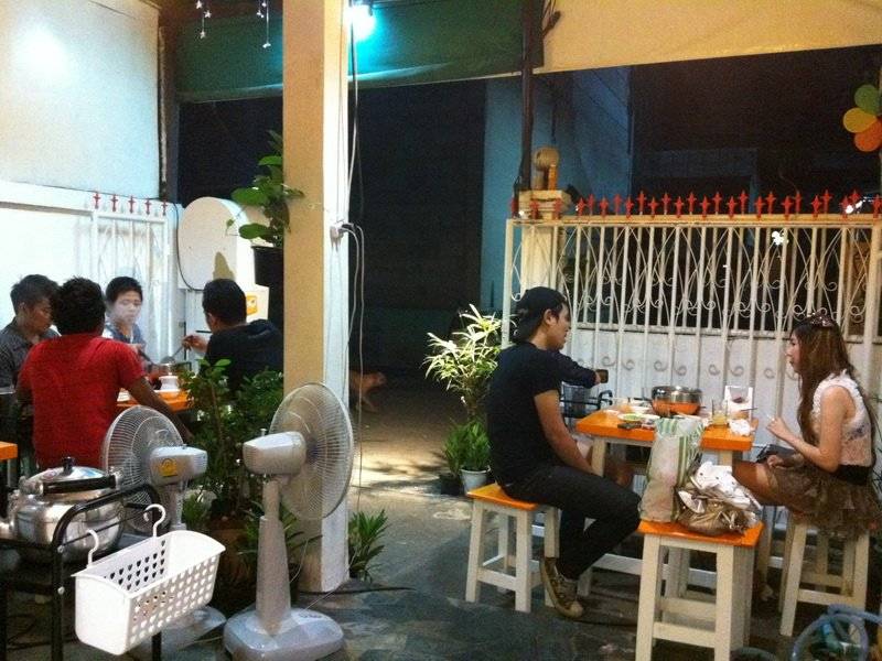 ที่นั่งเล่นสบายๆ ที่ ร้านอาหาร สุกี้ กินกันจัง sukiyaki สาขา 2