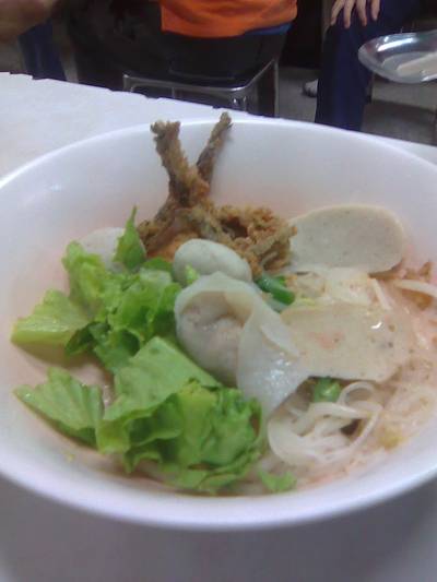 เส้นเล็กแห้ง ที่ ร้านอาหาร ล้งเล้ง 