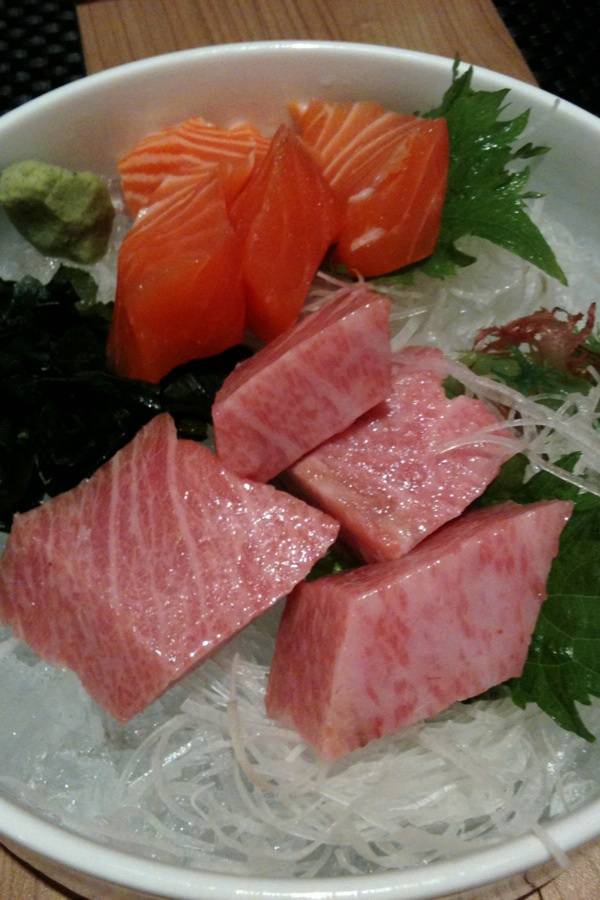otoro & salmon ที่ ร้านอาหาร Honmono Sushi เซ็นทรัลชิดลม