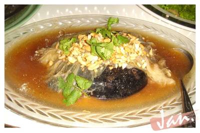 ปลิงยัดไส้  ปลิงโอเจี๊ยะตัวโต ๆ ปลอดสาร อร่อยและบำรุงร่างกายดีด้วยค่ะ ที่ ร้านอาหาร ครัวสยาม