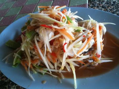 ส้มตำปูม้า ที่ ร้านอาหาร เปิ้ล ซีฟู้ด (Ple Seafood)