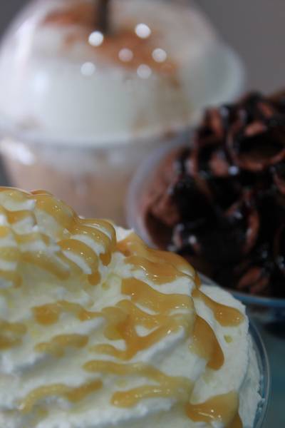 คาราเมลเยิ้มๆ ที่ ร้านอาหาร Apo Coffee Plus