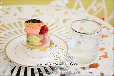 http://www.mevblog.com/mev/node/754 ที่ ร้านอาหาร Annie's Home Bakery