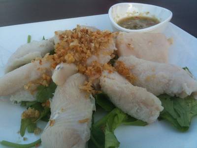 เนื้อปลากระพงลวกจิ้ม ที่ ร้านอาหาร The Wave Restaurant