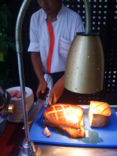 ร้านอาหาร Chesa Swiss Restaurant