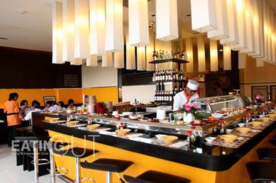 ร้านอาหาร Sushi Boy Park Town in town 