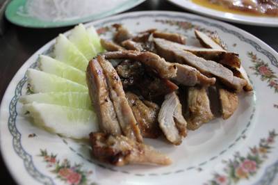 คอหมูย่าง ที่ ร้านอาหาร 999 ลาบนัวโภชนา