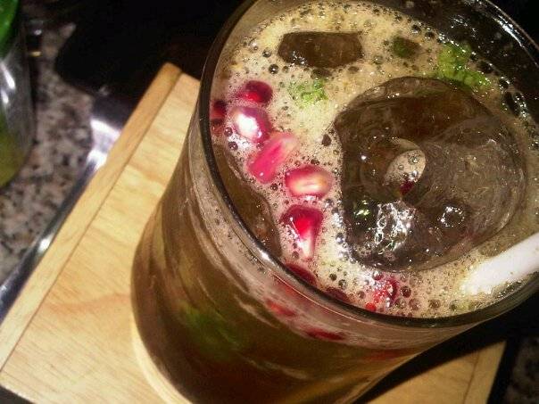 จำชื่อไม่ได้  แต่รสออกเปรี้ยวดีมากกก ใครชอบเปรี้ยวต้องอันนี้เลย ที่ ร้านอาหาร Fat Gut'z