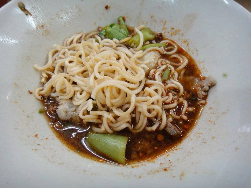 ก๋วยเตี๋ยวเรือเส้นมาม่า ที่ ร้านอาหาร ติ่ง เตี๋ยวเรือ (คนมีเส้น)