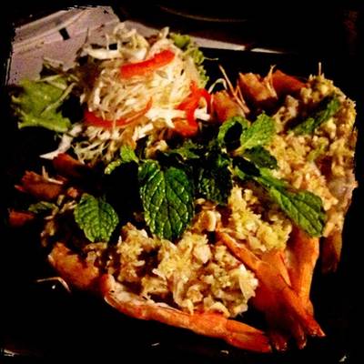 พล่ากุ้ง น้ำยำลดแซบ ที่ ร้านอาหาร เสือนอนกิน