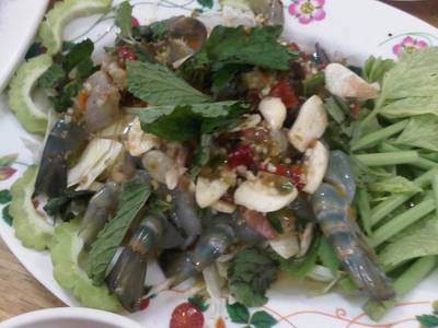 กุ้งแช่น้ำปลา ที่ ร้านอาหาร บัญเอิญรวย(ต้อย)