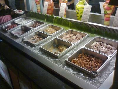 ช่องตักเนื้อสัตว์ครับ(อีกฟากนึง) ที่ ร้านอาหาร Family หมูกระทะ