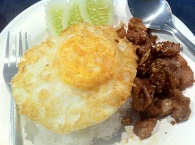 เห็นแล้วหิว รูปอาจจะไม่จรรโลงเท่าไหร่ แต่รสชาตเกินคำและภาพบรรยาย! ที่ ร้านอาหาร ครัวกรกช