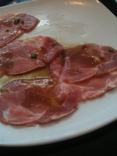 หมู ที่ ร้านอาหาร Moshi Moshi Yakiniku Pure Place