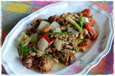 ปูนิ่มผัดพริกไทยดำ ที่ ร้านอาหาร ช่อมะม่วง