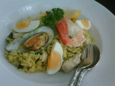 ข้าวผัดสเปน อร่อยมาก อร่อยแบบจืดๆมันๆดีค่ะ  ที่ ร้านอาหาร Moon Glass The Social Bar
