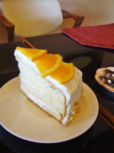 เค้กส้ม ที่ ร้านอาหาร dailycious cafe