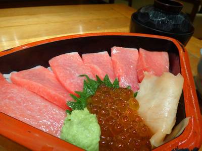 ข้าวหน้าปลาโอโทโร่ ที่ ร้านอาหาร Zen Central ปิ่นเกล้า