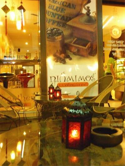 โต๊ะหน้าร้าน ที่ ร้านอาหาร Together Bakery & Cafe หัวหิน