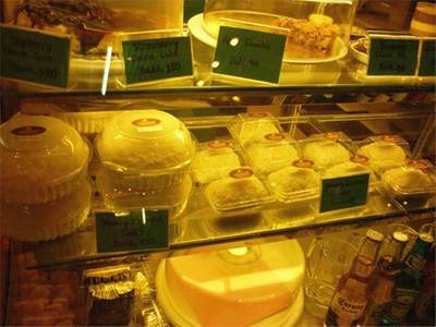 เค้กต่างๆ ที่ ร้านอาหาร Together Bakery & Cafe หัวหิน