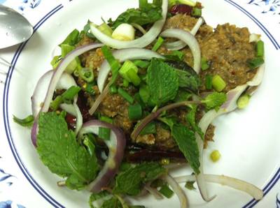 ส้มตำป้าแดง สามย่าน ที่ ร้านอาหาร ส้มตำป้าแดง สามย่าน (เจ๊แดง)