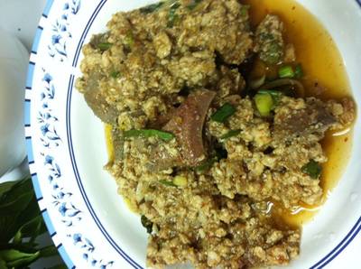 ส้มตำป้าแดง สามย่าน ที่ ร้านอาหาร ส้มตำป้าแดง สามย่าน (เจ๊แดง)