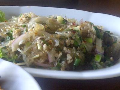 ลาบวุ้นเส้น ที่ ร้านอาหาร พระราม 9 ไก่ย่าง