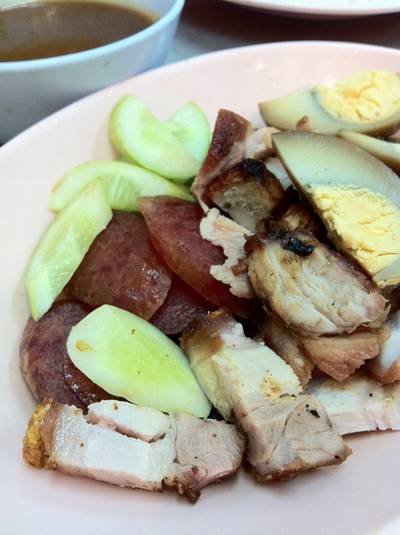 หมูแดง&หมูกรอบ ที่ ร้านอาหาร ศิริพรโภชนา