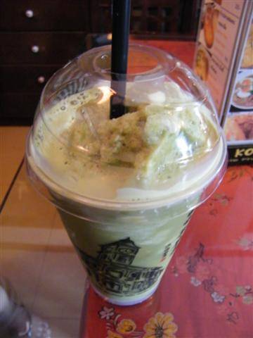 คาปูชิโนปั่น  ที่ ร้านอาหาร โกปี๊ เดอ ภูเก็ต