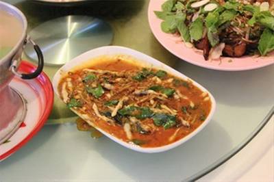 หอยผัดฉ่า ที่ ร้านอาหาร นายแกละ นวมินทร์