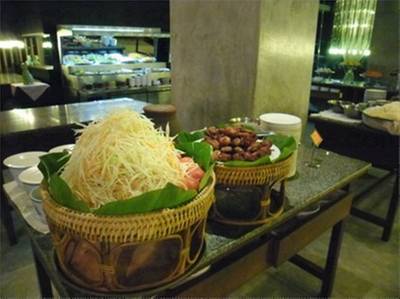 ซุ้มส้มตำไก่ทอดรสเด็ด ที่ ร้านอาหาร บางกอกชฎา