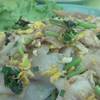 ก๋วยเตี๋ยวคั่วไก่ ที่ ร้านอาหาร มาดามออง