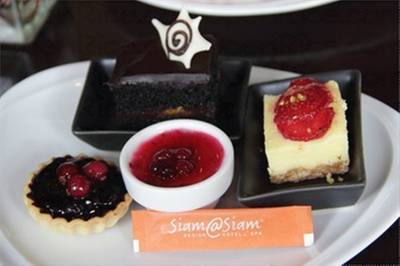 รวมเบเกอร์รี่ ที่ ร้านอาหาร Party House One Siam Design Hotel