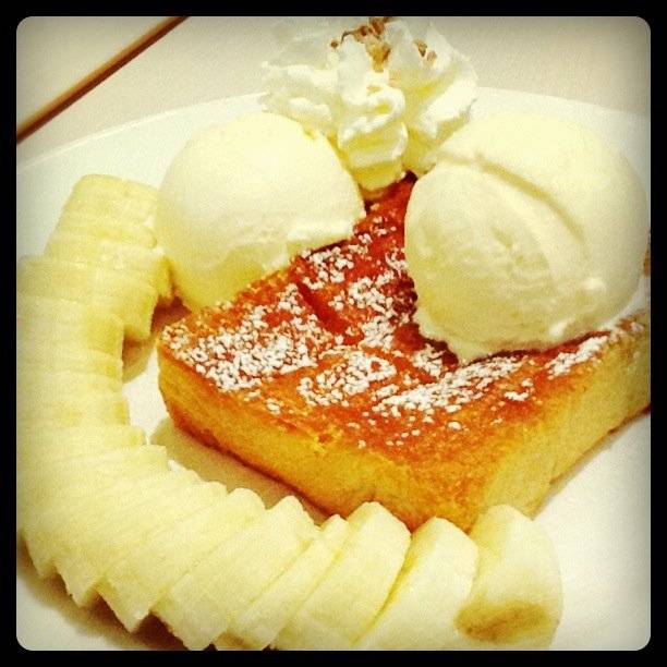 shibuya honey toast พิเศษกล้วย ที่ ร้านอาหาร After You Dessert Cafe Siam Paragon